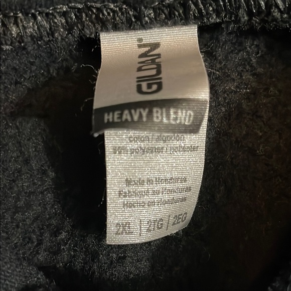 🩵Gildan Black Sweater Classic Pullover - Picture 2 of 3